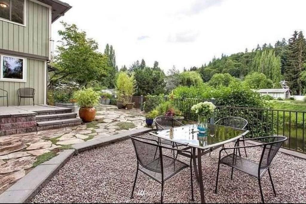 Bothell River House Exterior photo