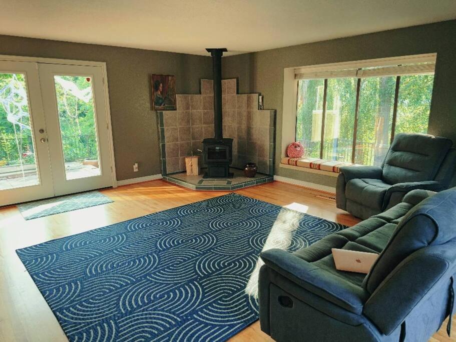Bothell River House Exterior photo